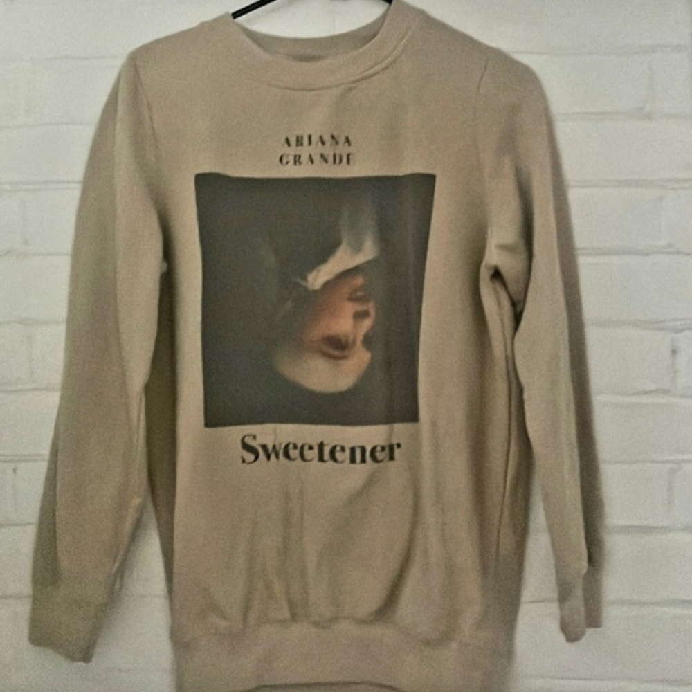 ARIANA UPSIDE-DOWN SWEATSHIRT XS
